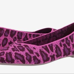 Skechers Cleo Claw-some pink leopard size 5.5